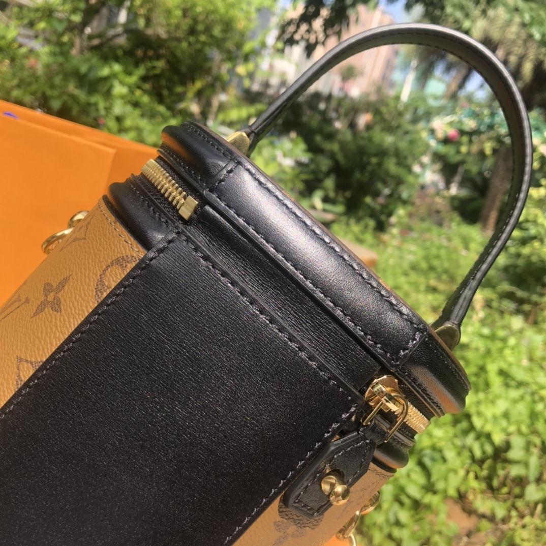 LV164667 bag