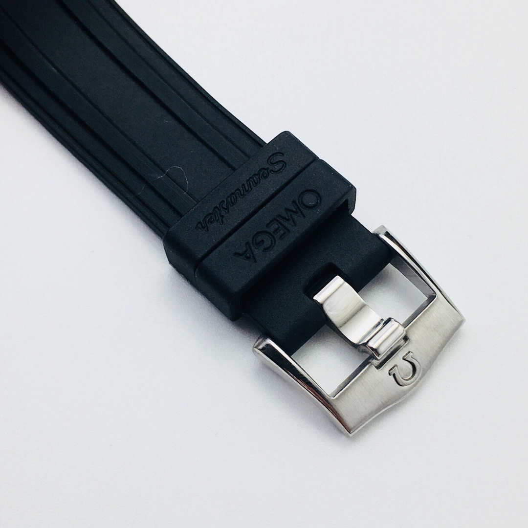 OMEGA's new Seamaster 300M series multi-functional men's watch! Details: