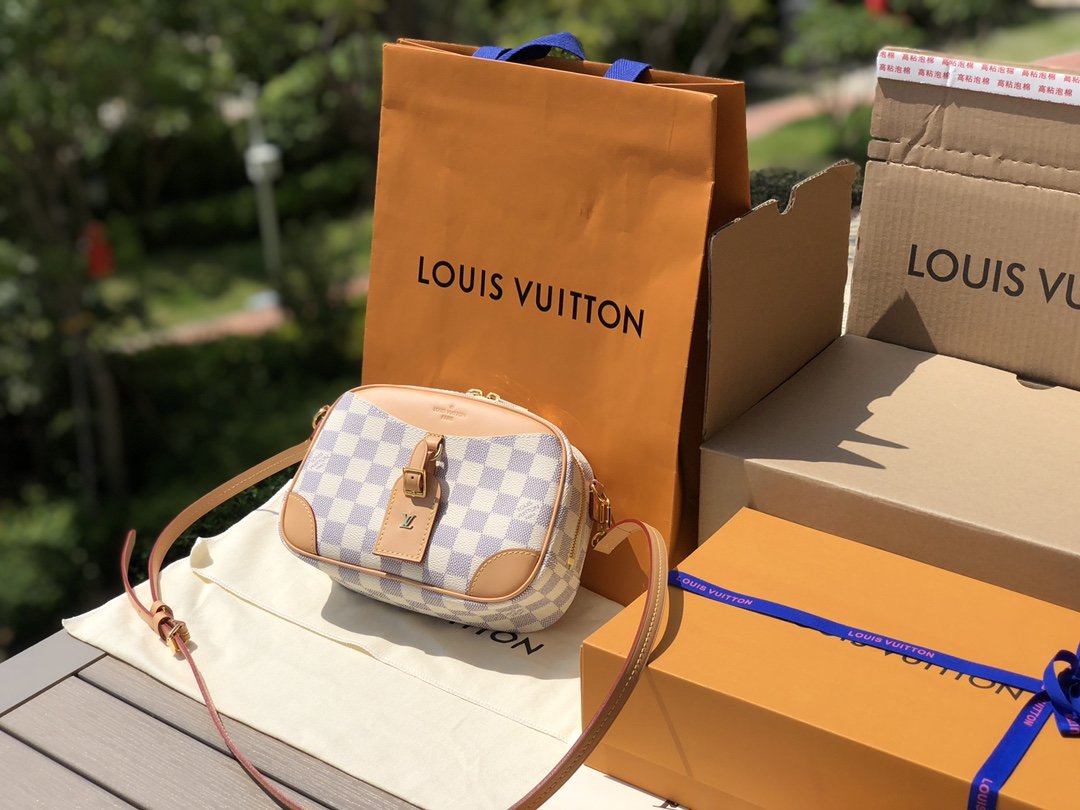 LV163774 bag