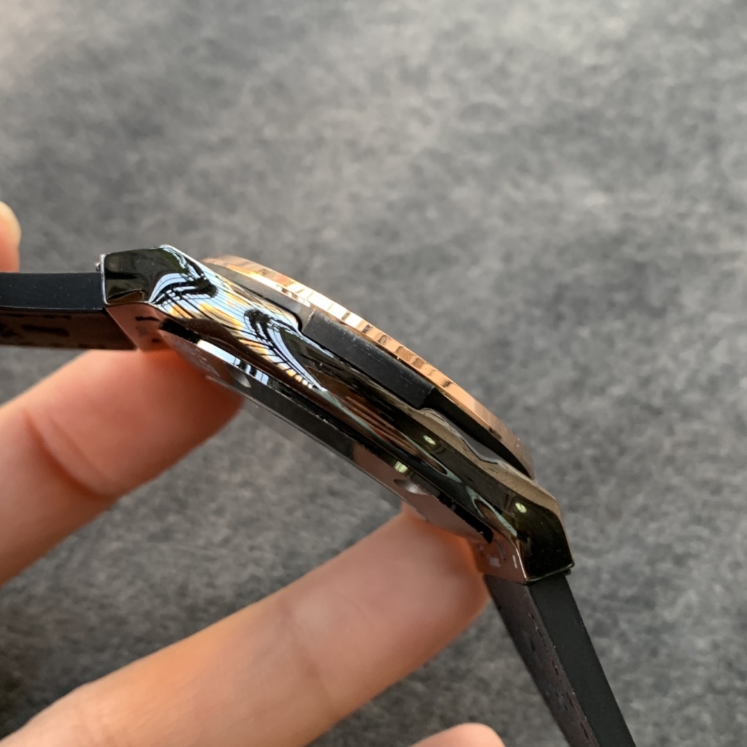 Hublot [ceramic case] 542.CM.1171.RX