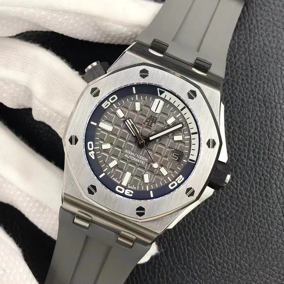 Audemars Piguet diving watch - new Audemars Piguet 15720! Watch size 42mmX14.2!