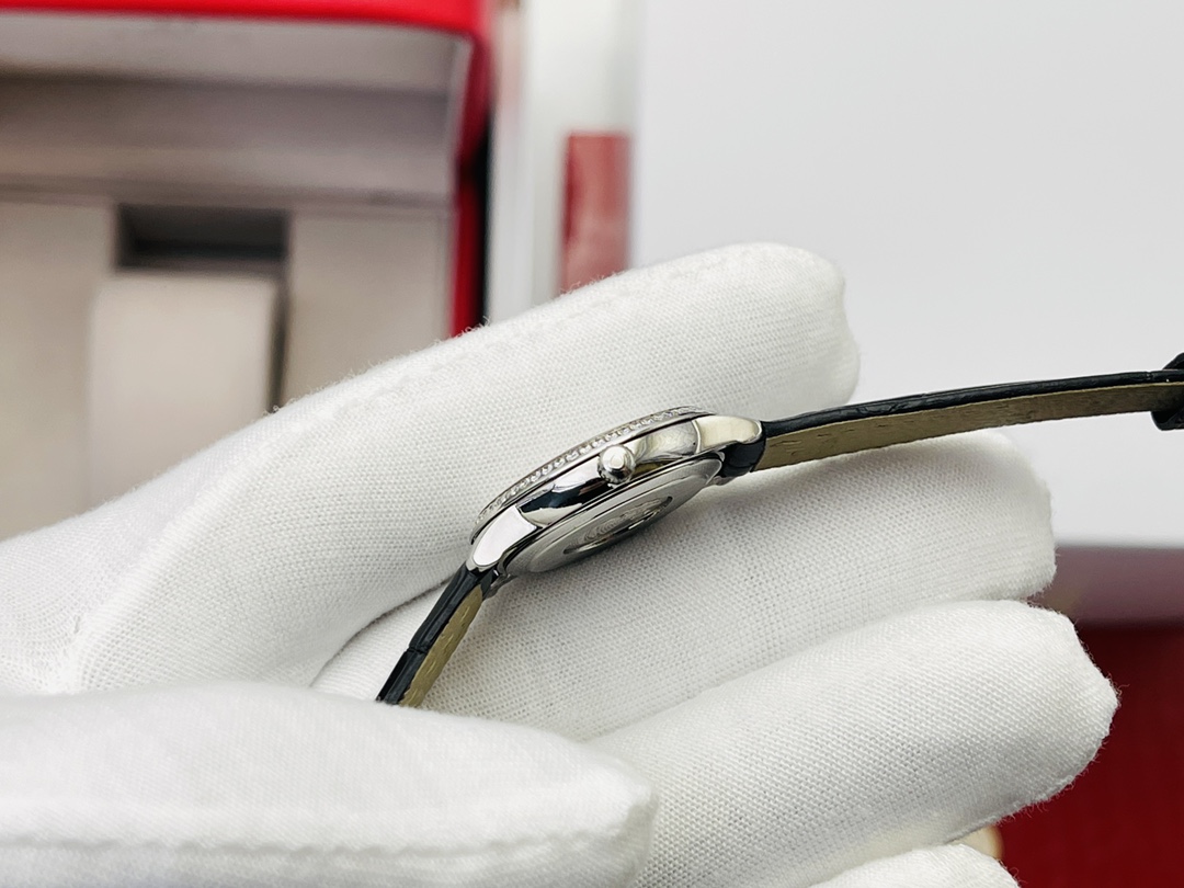 Omega Omega Diefei ladies watch! Challenging perfection, the dial size is 27.4mm