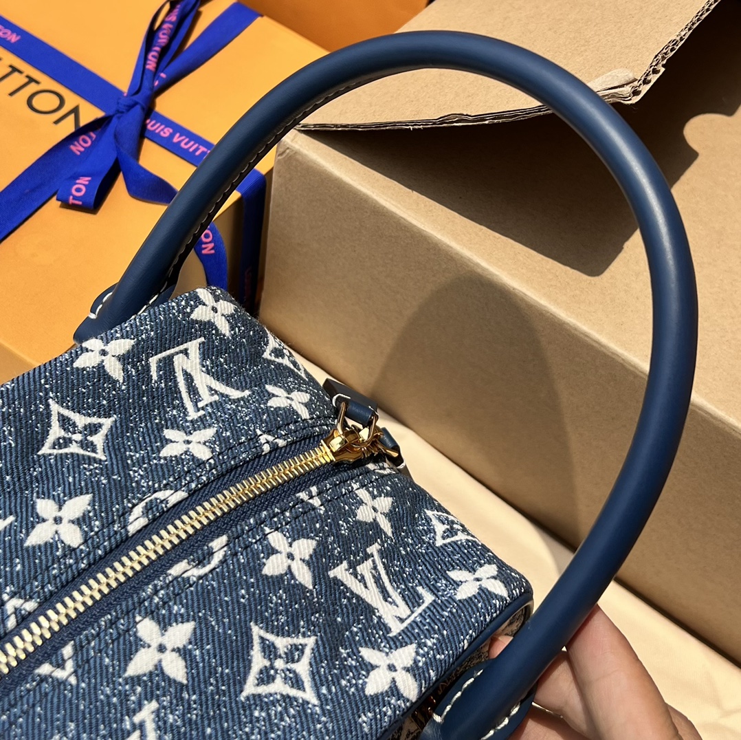LV164885 denim bag