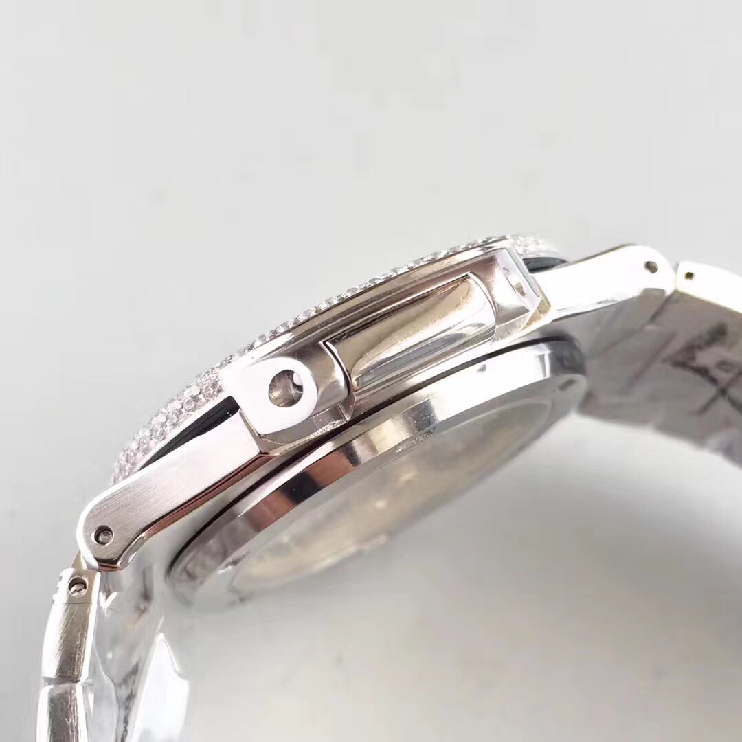 Patek Philippe sports series Nautilus, 5719/1G-001 watch