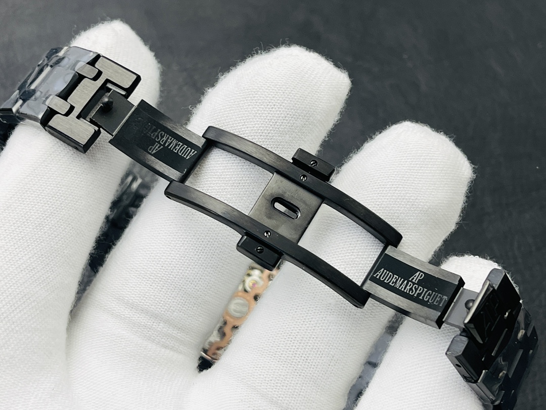 Audemars Piguet Royal Oak series multi-functional watches 26574 and 26606