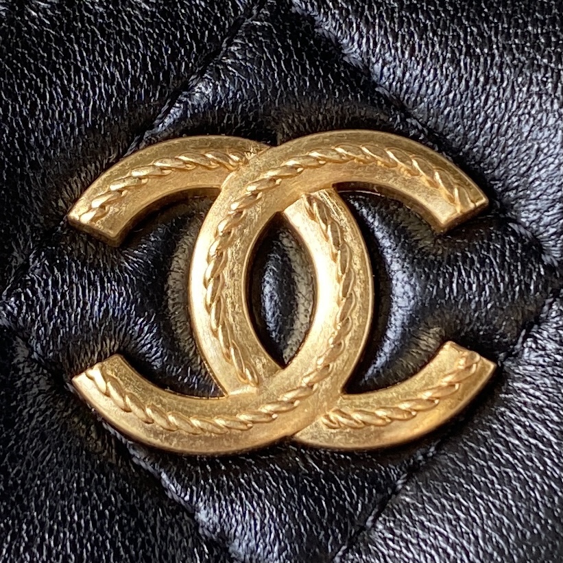 Chanel AP3383 bag