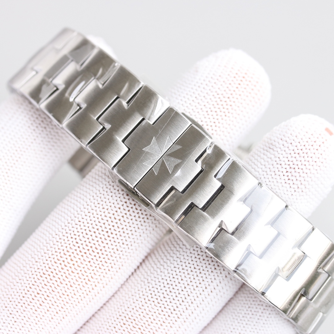 Vacheron Constantin's 4300V/120G-B102