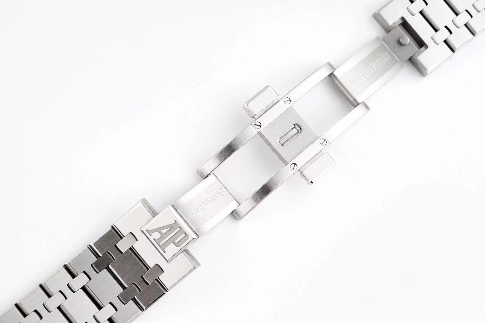 Audemars Piguet Royal Oak series multi-functional watches 26574 and 26606