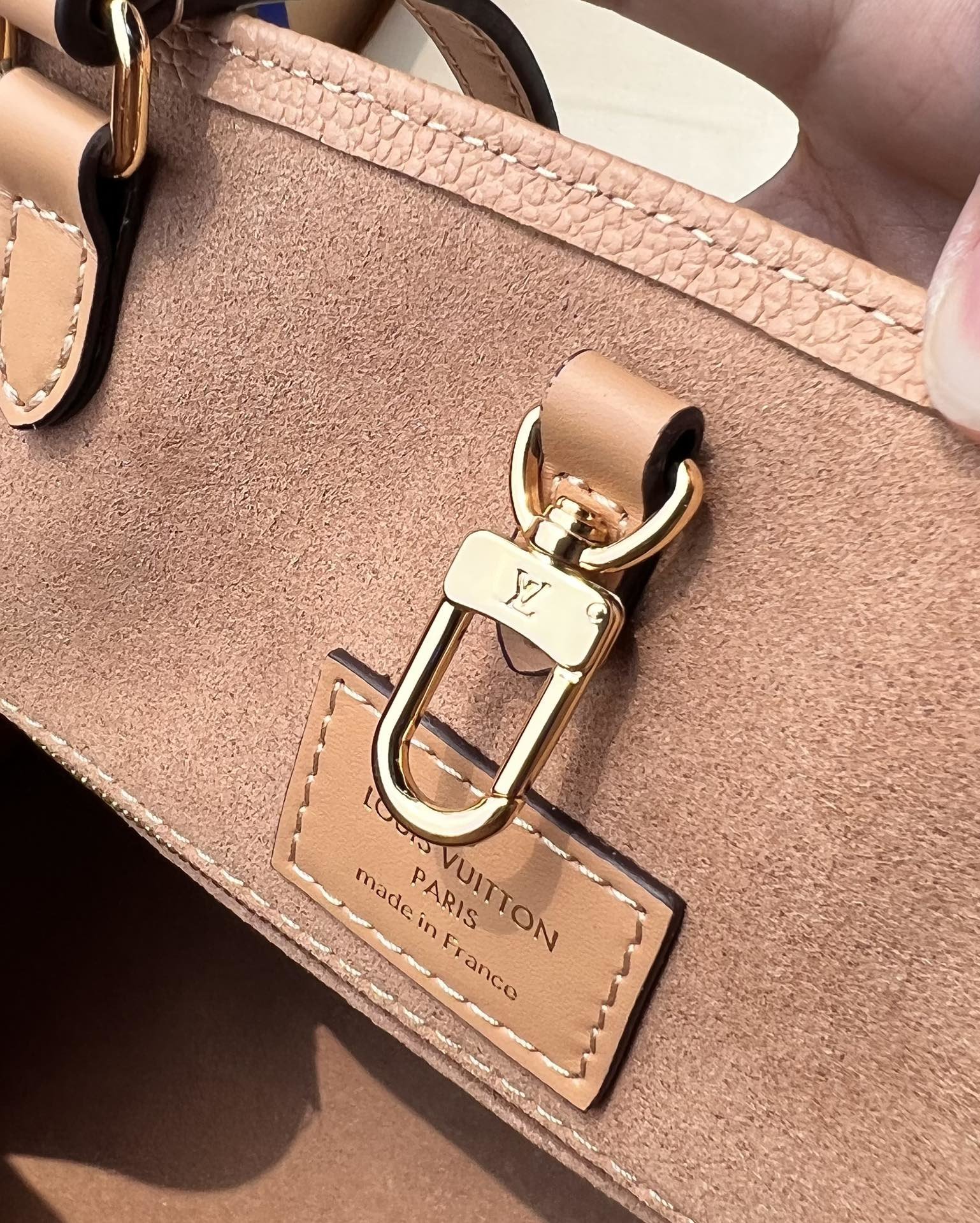 LV 164157 bag