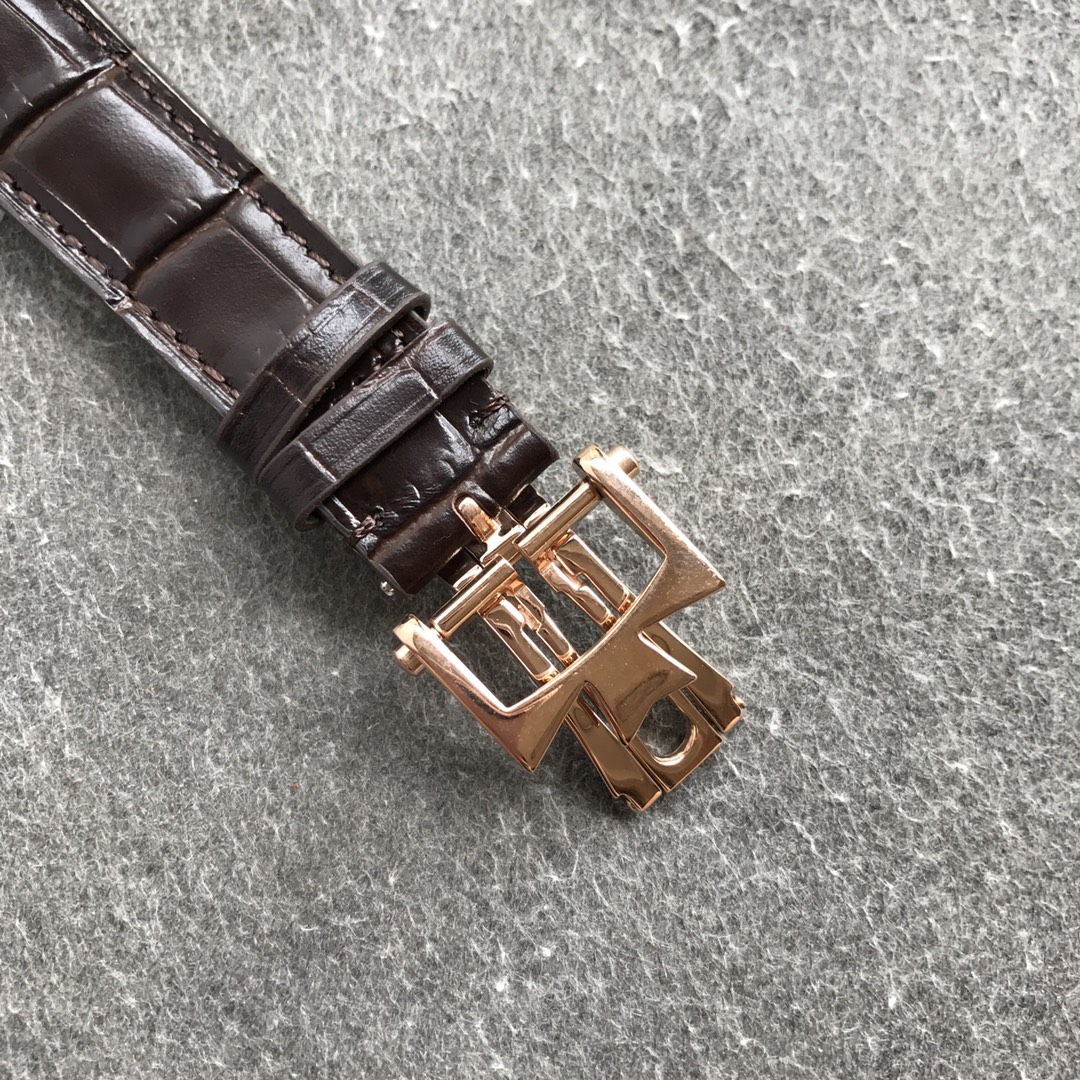 Vacheron Constantin Malta retrograde calendar watch model 47245/000G-8773