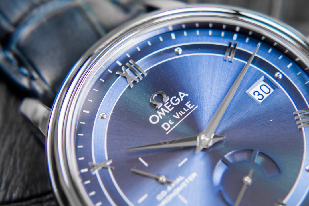 Omega Kinetic Die Fei is equipped with 2824