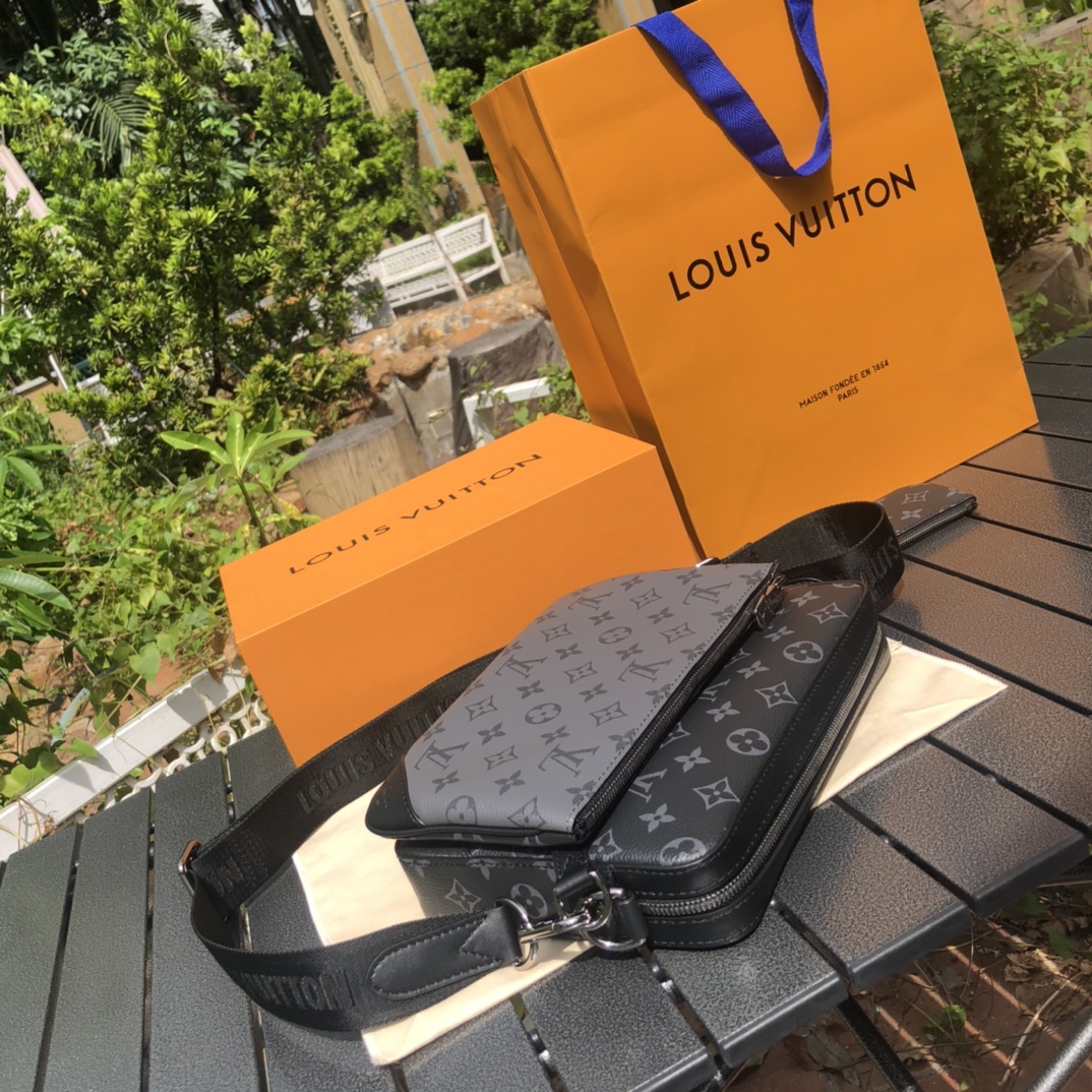 LV164365 men's bag