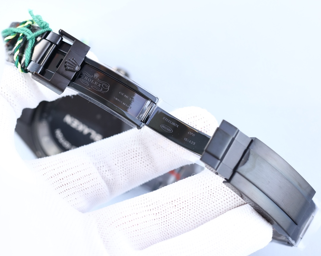 The Supreme Ghost King dares to try and create a new trend - 44mm diameter! !