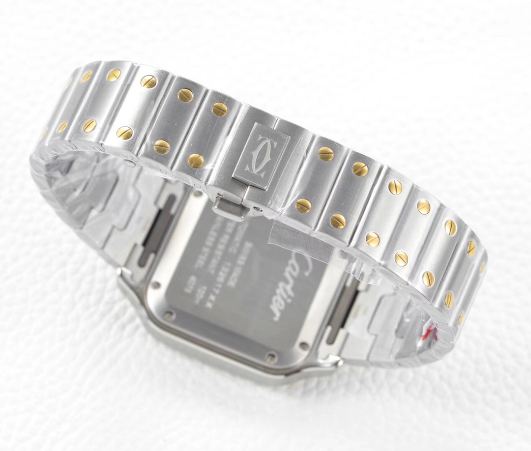 Cartier's new Santos case: 316 material dial