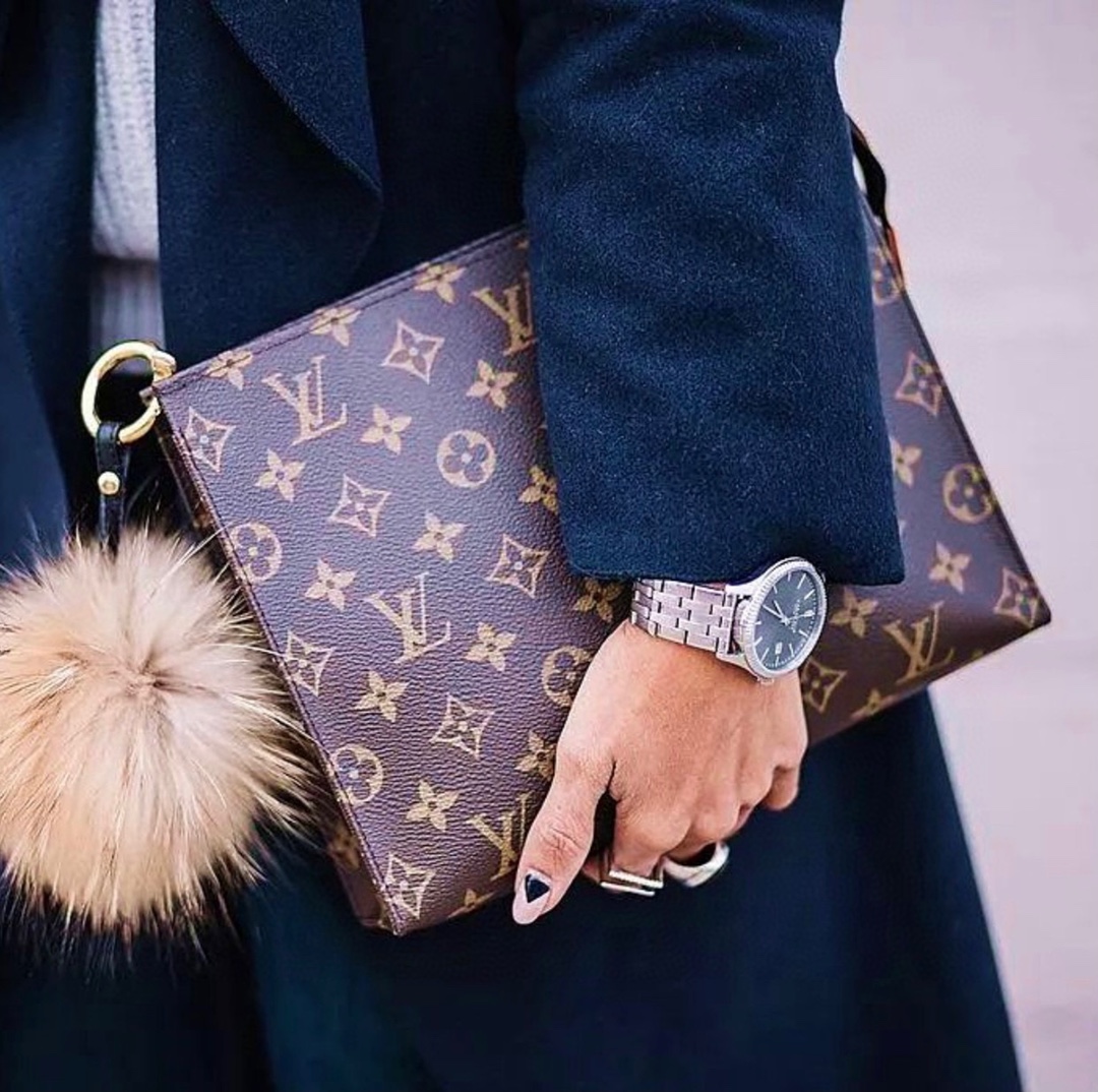 LV164241 clutch bag