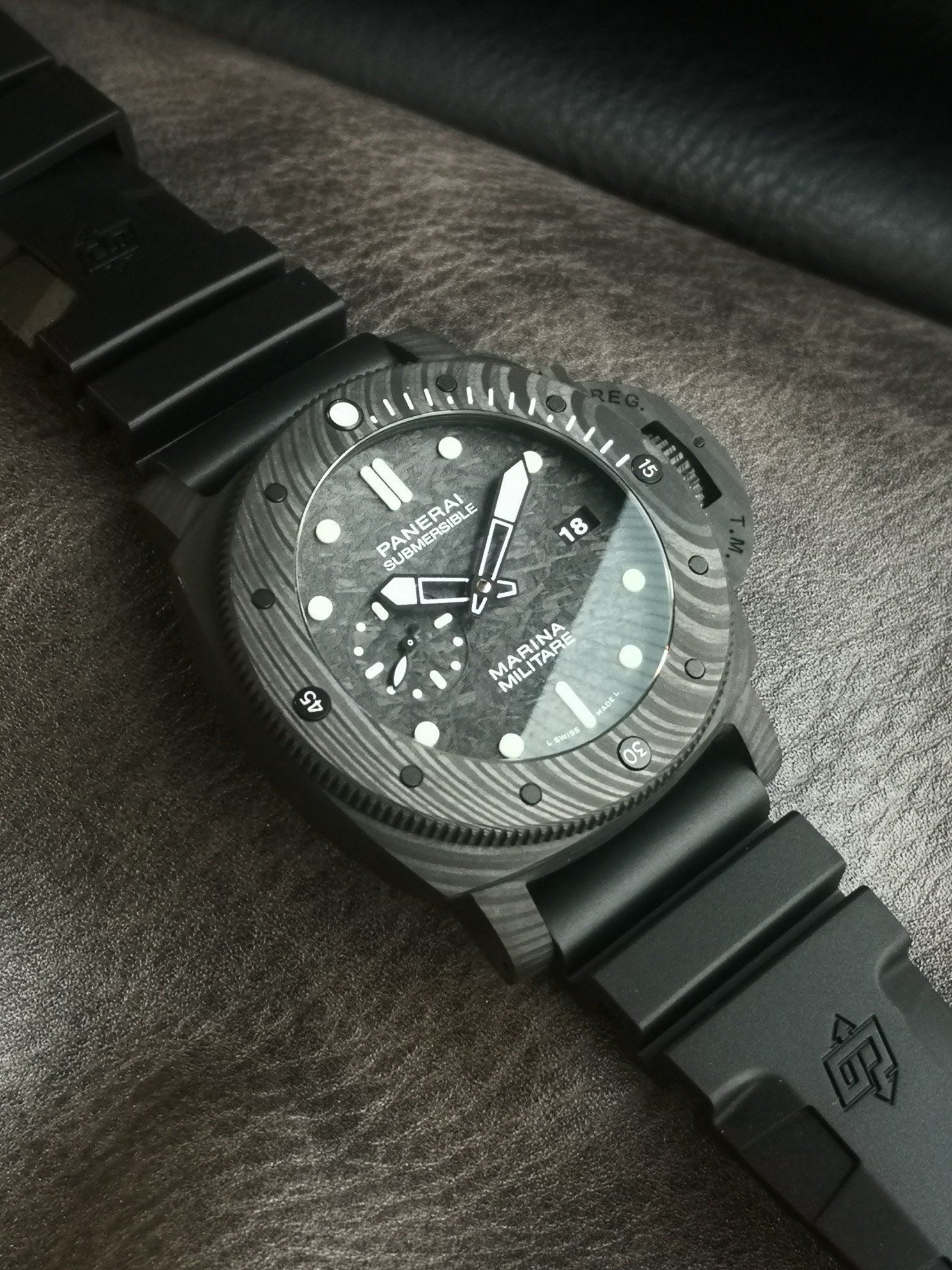 Panerai SUBMERSIBLE Stealth Series PAM00979 watch