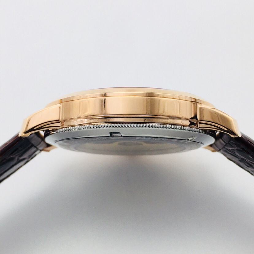 Vacheron Constantin TRADITIONNELLE 85520/000R-9850 men's watch!