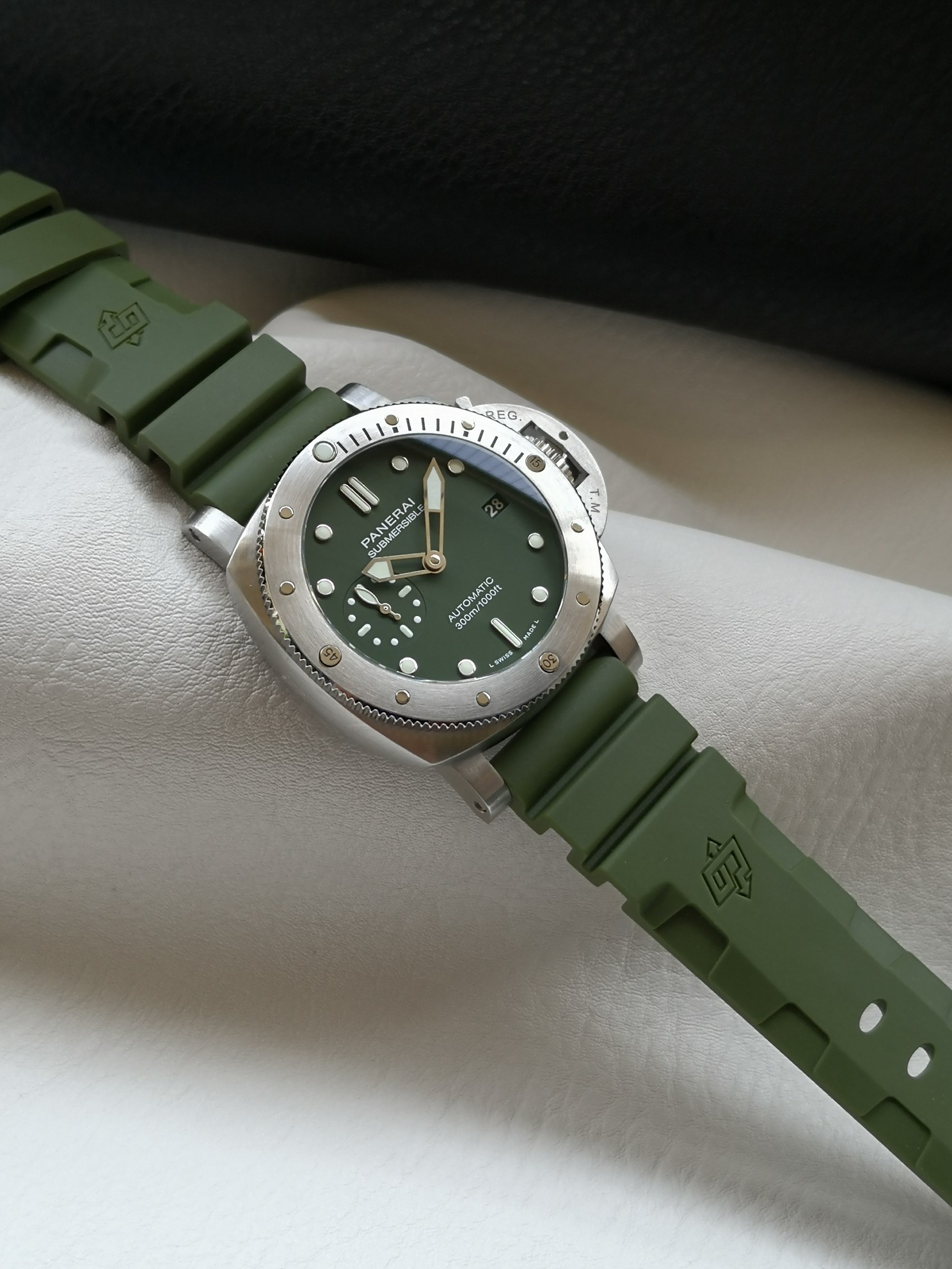 Panerai Submersible PAM01055 watch