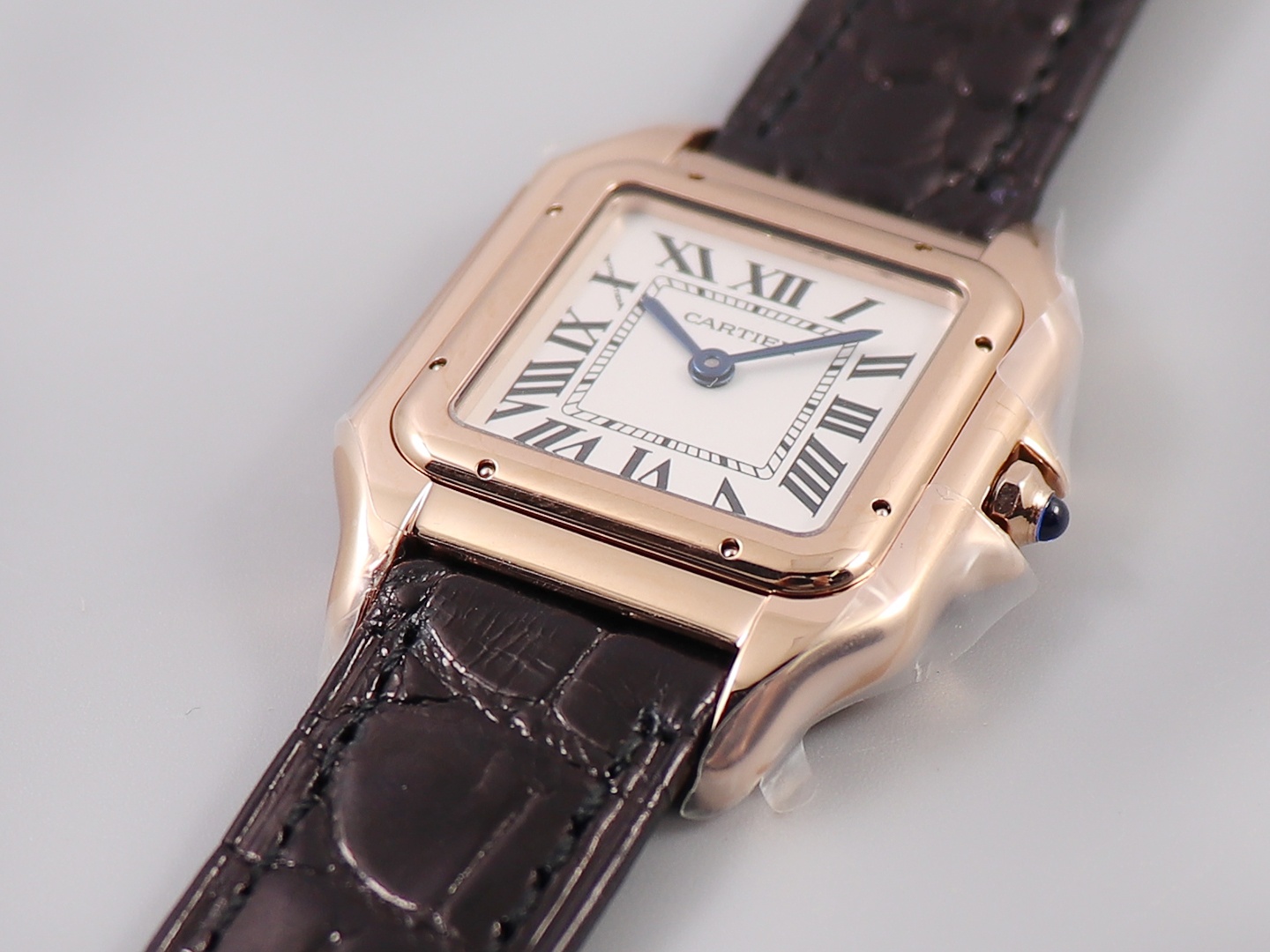 Cartier cheetah watch size: 27 x 37 mm, 22*30 mm,