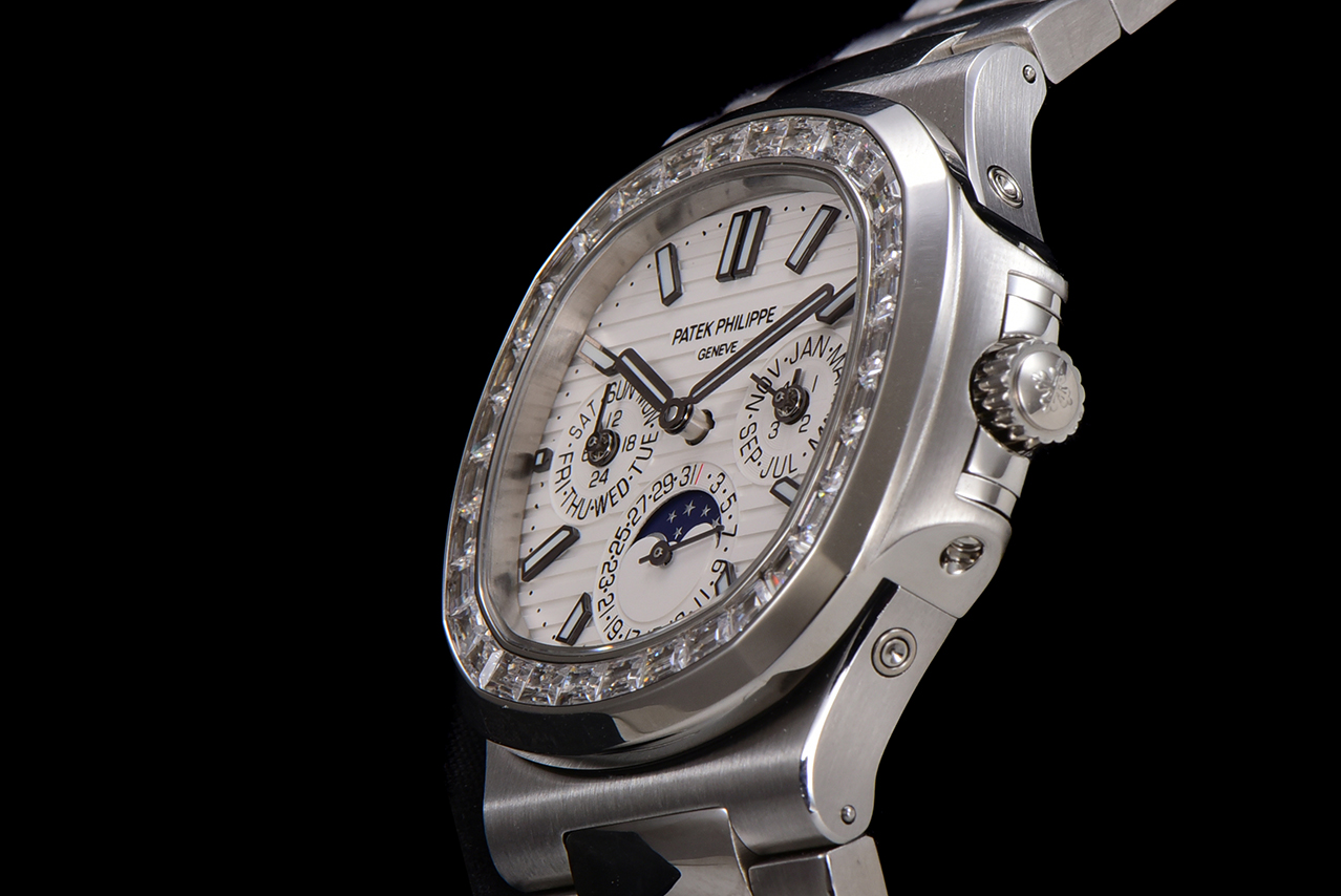Patek Philippe 5740/1G-001 - the ultra-complex multi-functional Nautilus complex watch