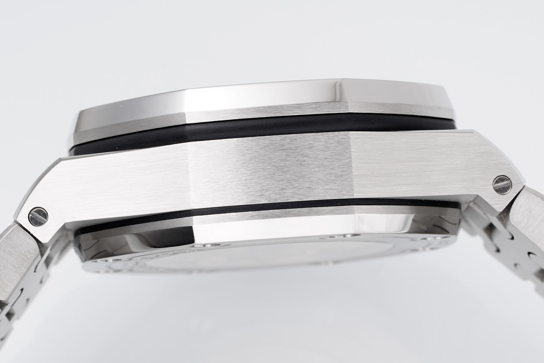 The Audemars Piguet Royal Oak Offshore 26470OR series watch