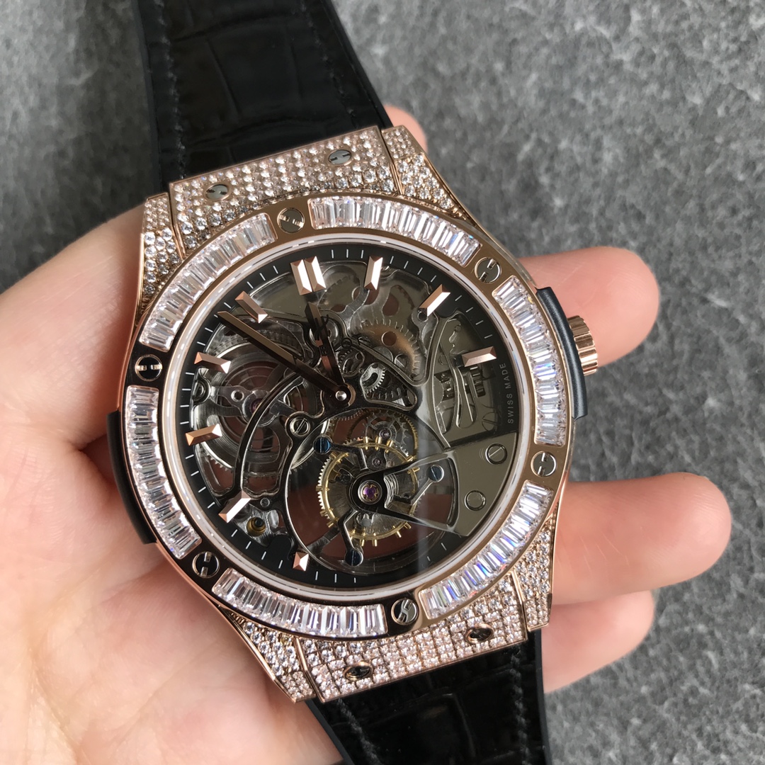 Hublot (CLASSIC FUSION) series tourbillon alone creates the thinnest tourbillon 19886 watch