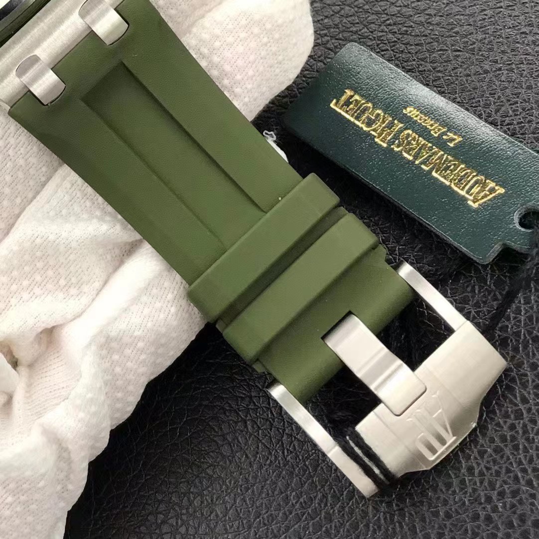 Audemars Piguet diving watch - new Audemars Piguet 15720! Watch size 42mmX14.2!