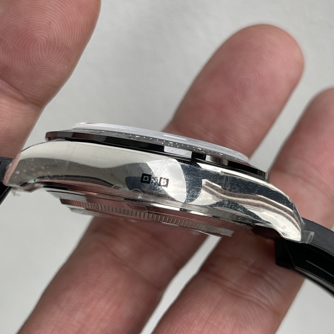 ROLEX Cosmograph Daytona Meteorite 116519