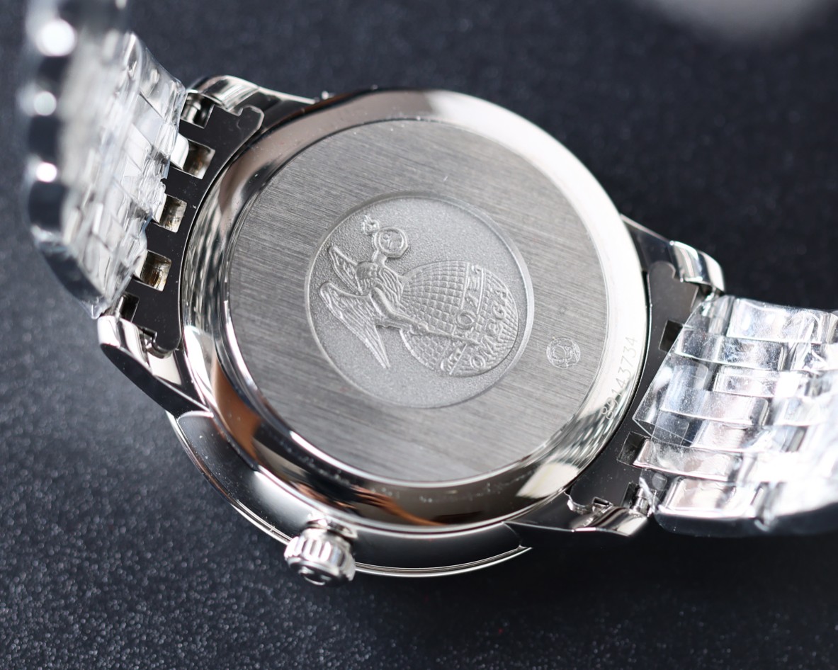 Omega De Ville Series 424.10.33.20.55.002 Movement: I have a Haiou 2892 movement, which