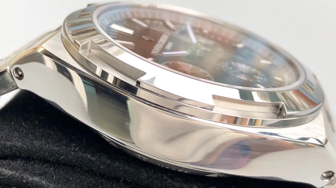 Vacheron Constantin Overseas 5500V