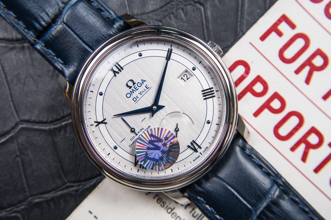 Omega Kinetic Die Fei is equipped with 2824