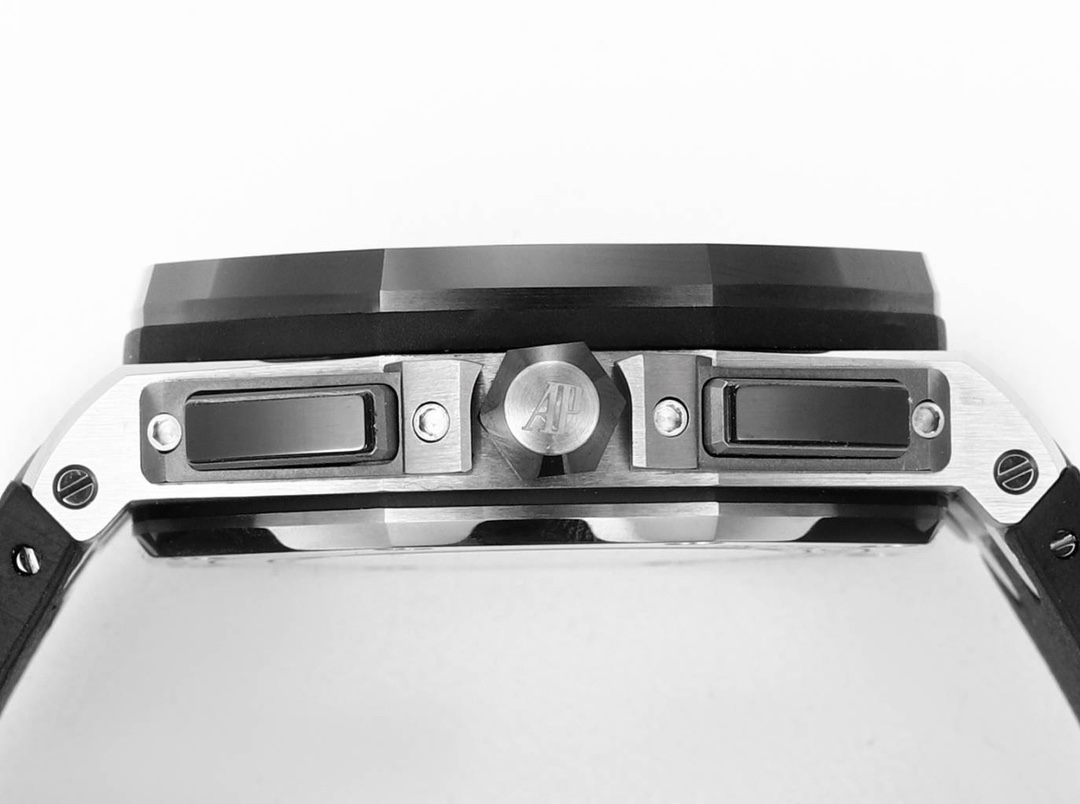 Audemars Piguet Royal Oak Offshore 26405CE.A056CA.01 series,