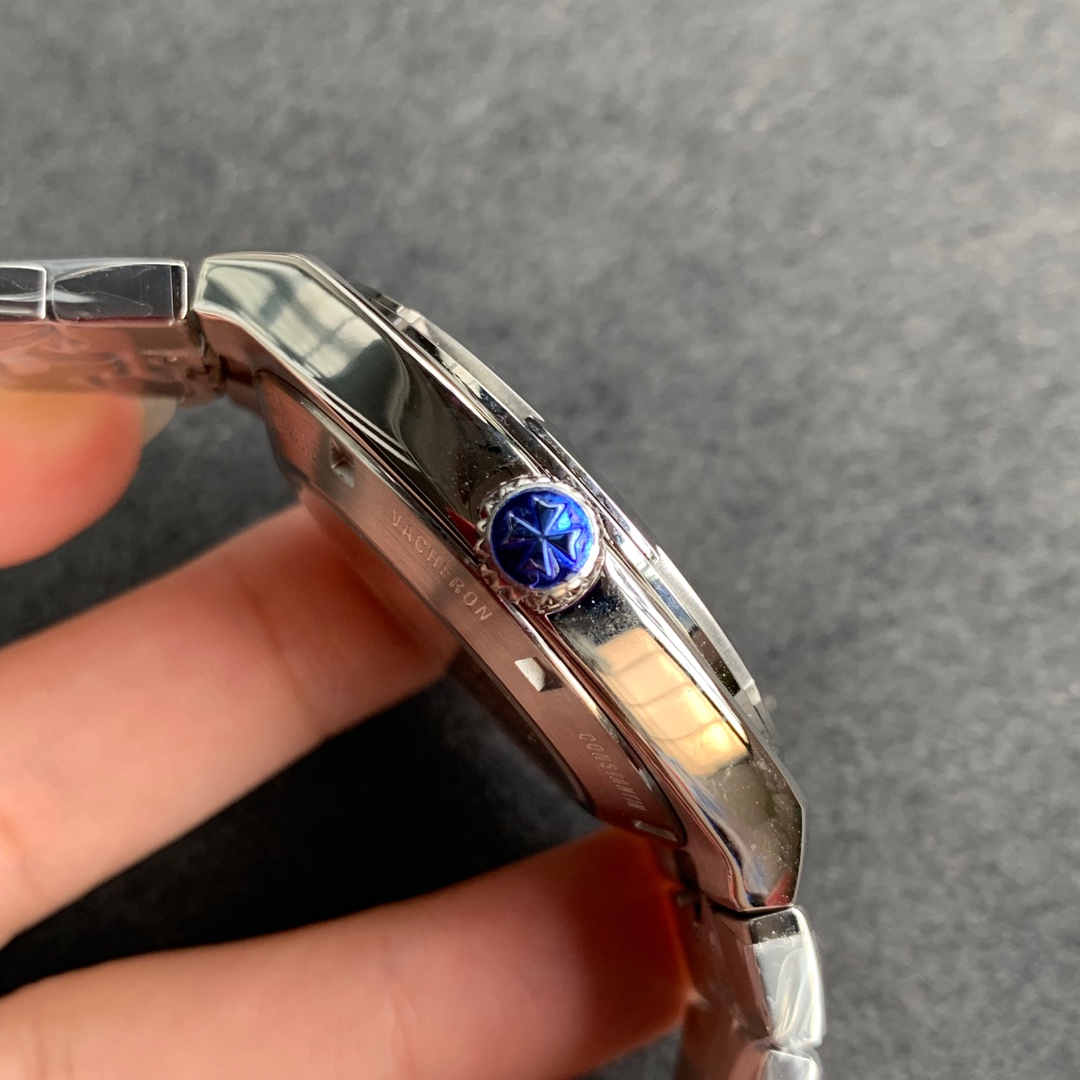 Vacheron Constantin Overseas is a high-quality stainless steel case