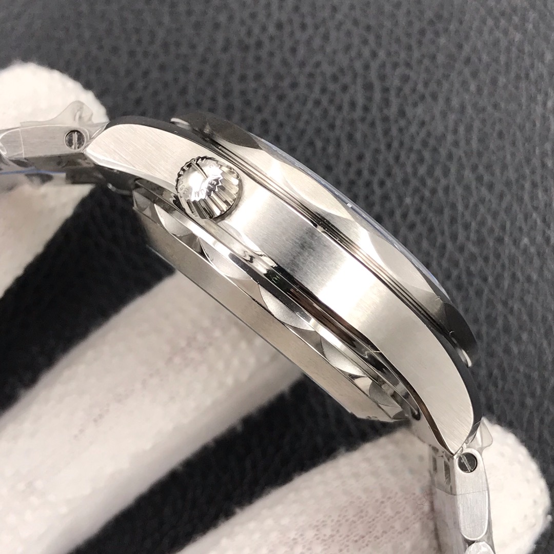 Omega SEAMASTER Seamaster Planet Ocean 300m Master