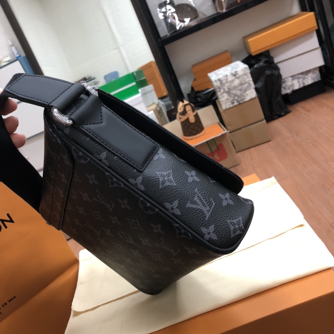 LV164515 men's satchel