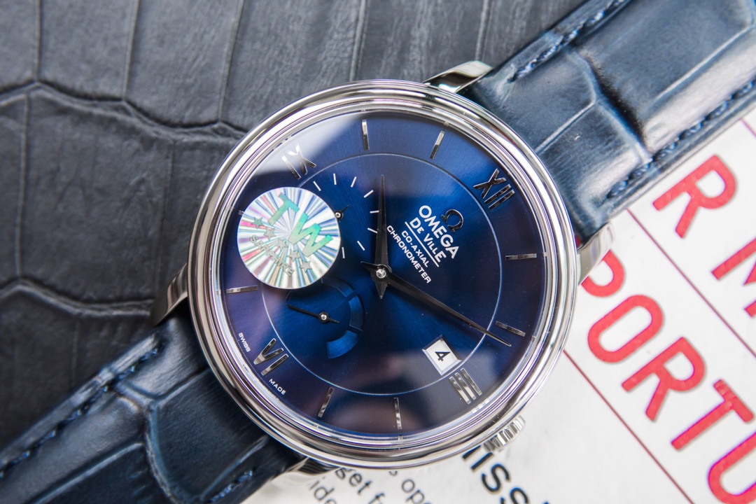 Omega Kinetic Die Fei is equipped with 2824