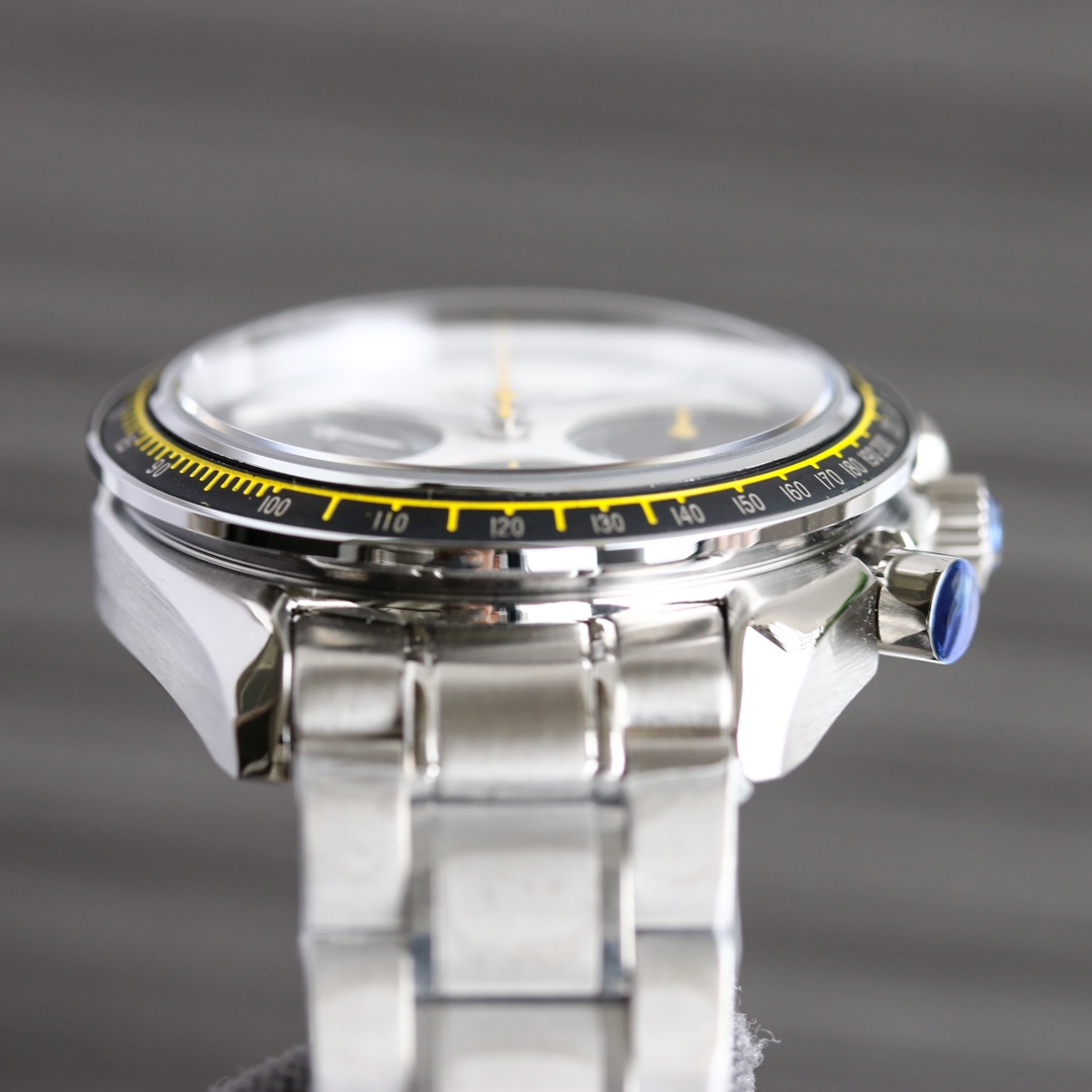 Omega Speedmaster series 326.32.40.50.06.001 multi-function chronograph watch