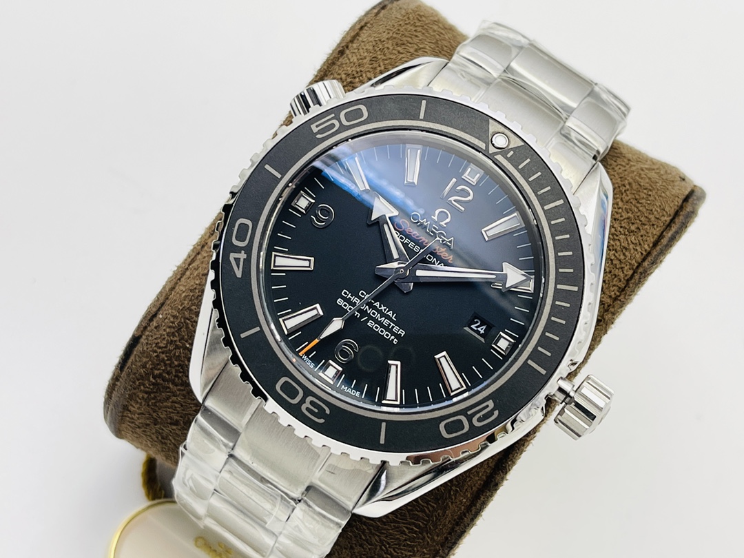Omega Omega Seamaster Series 600-meter Diving Men's Watch!