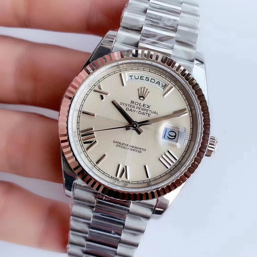 Rolex Datejust, 40mmx13mm in diameter, three beads with