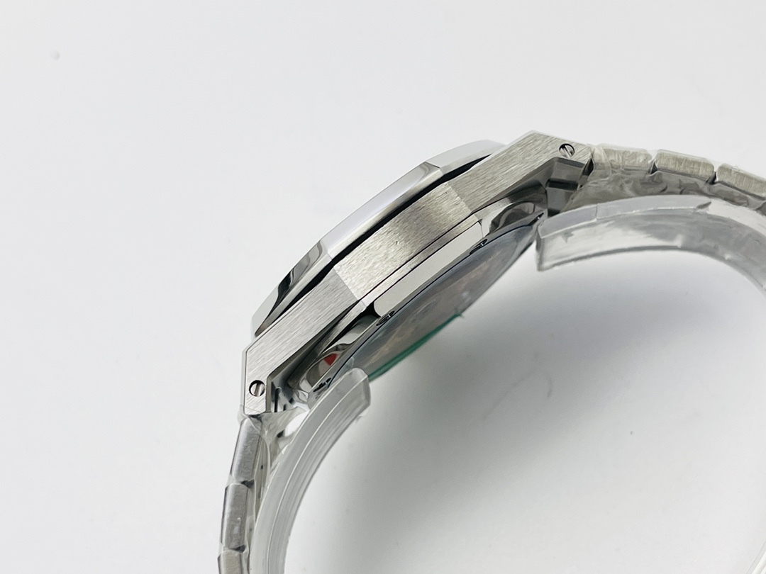 Audemars Piguet A Anniversary Women's Audemars Piguet Royal Oak 37MM Watch!