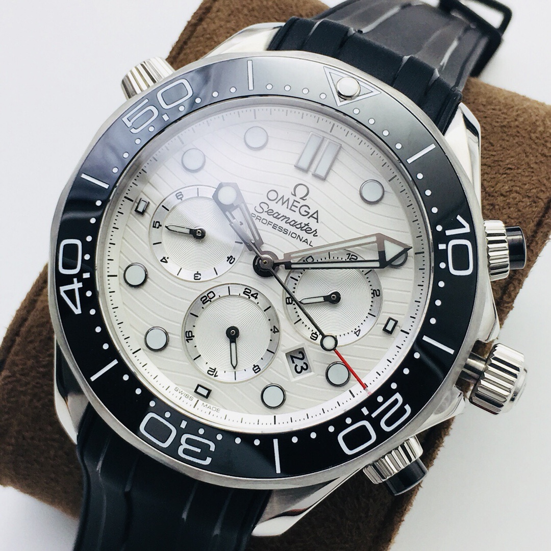 OMEGA's new Seamaster 300M series multi-functional men's watch! Details: