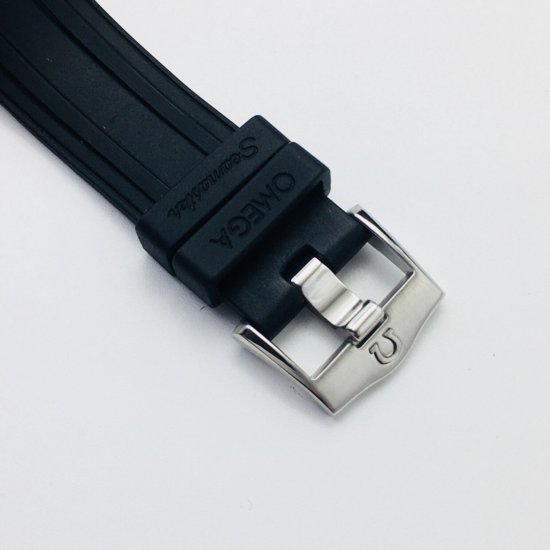 OMEGA's new Seamaster 300M series multi-functional men's watch! Details: