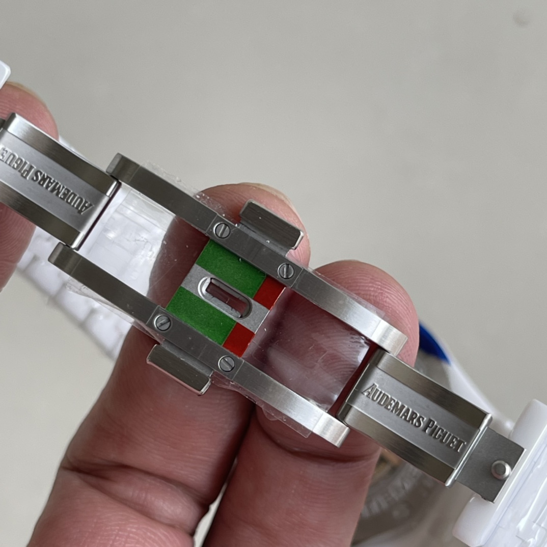 Audemars Piguet Royal Oak series multi-functional watches 26574 and 26606