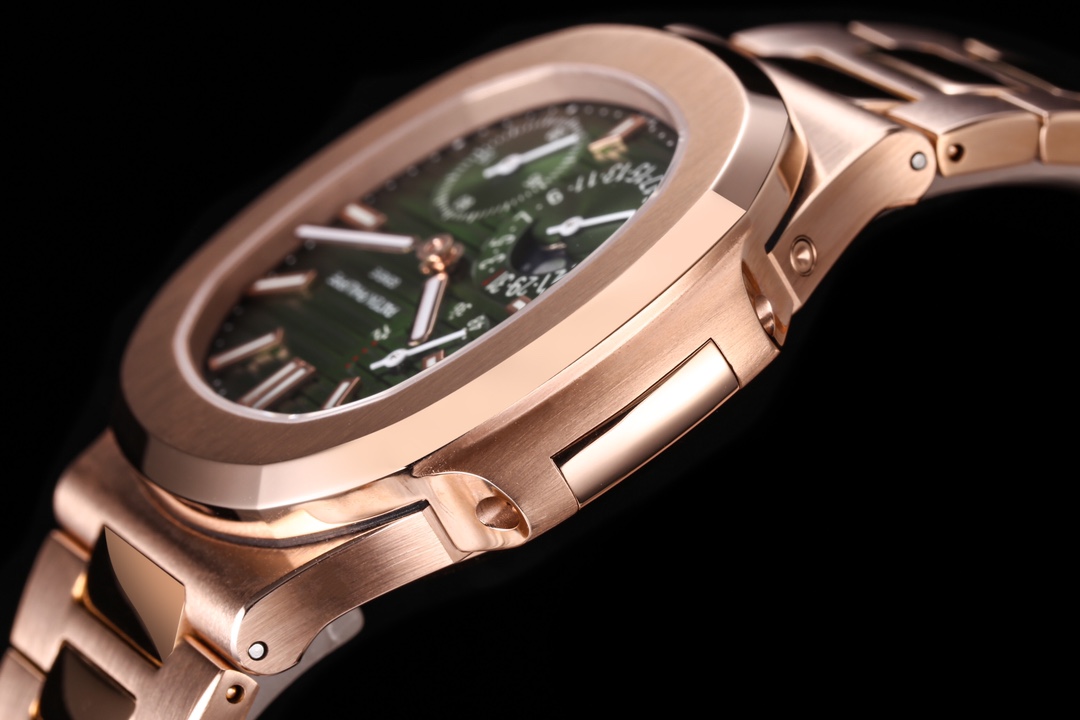 Patek Philippe 5712GR 