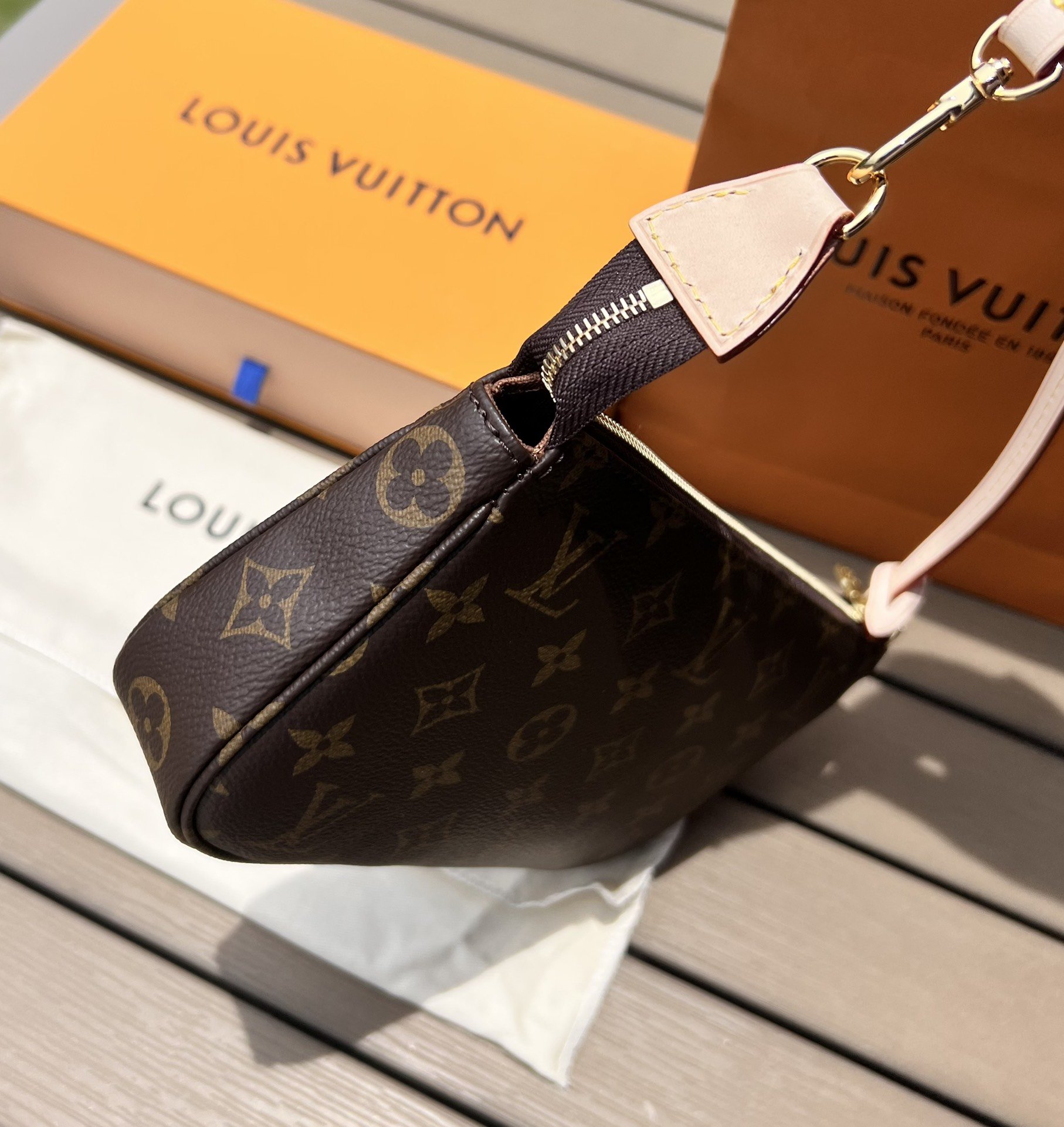 LV163806 bag