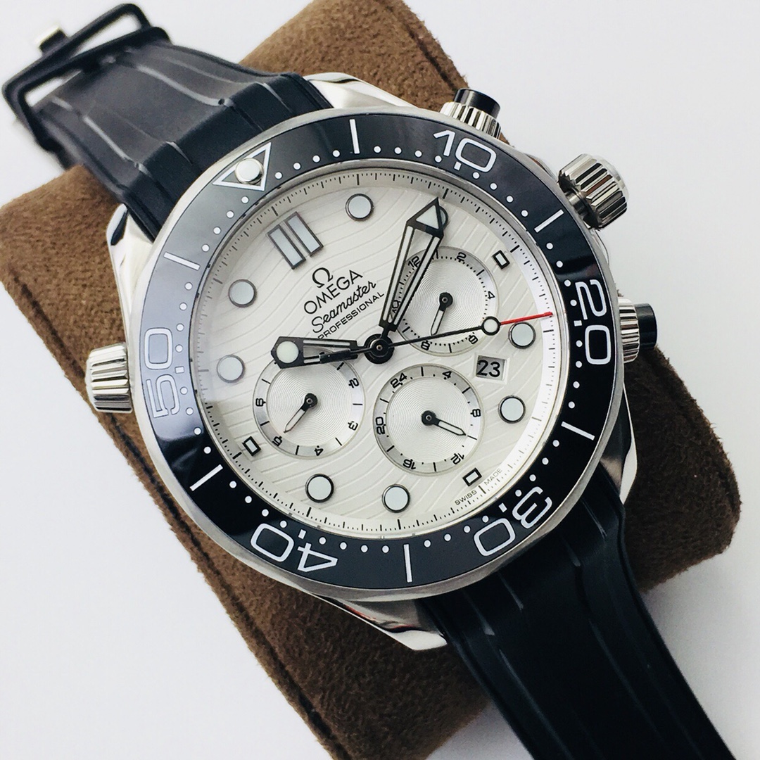 OMEGA's new Seamaster 300M series multi-functional men's watch! Details: