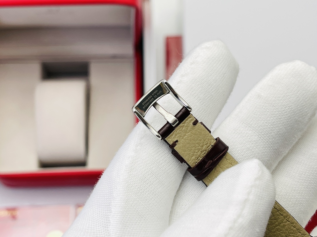 Omega Omega Diefei ladies watch! Challenging perfection, the dial size is 27.4mm