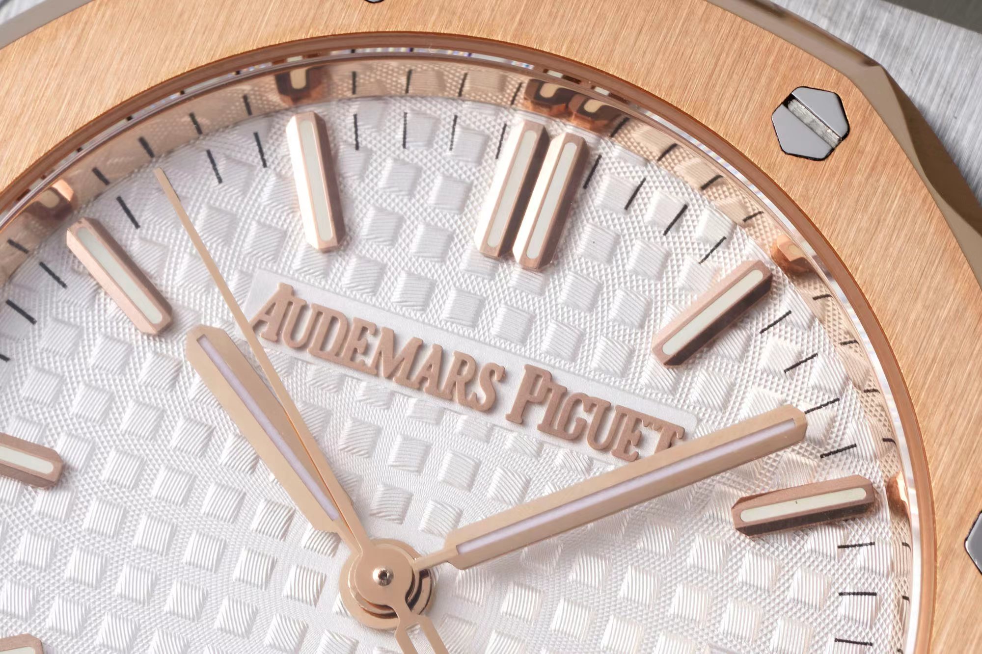 Audemars Piguet's 34mm diameter Royal Oak series self-winding watch