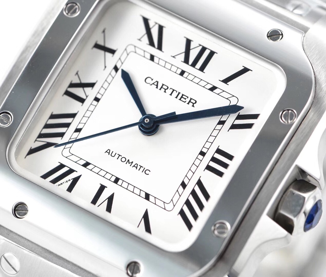 Cartier's new Santos case: 316 material dial