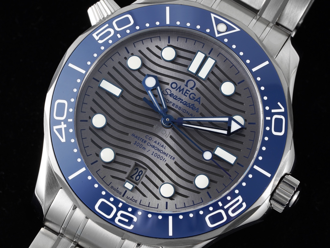 Omega SEAMASTER Seamaster Planet Ocean 210.30.42.20.01.001